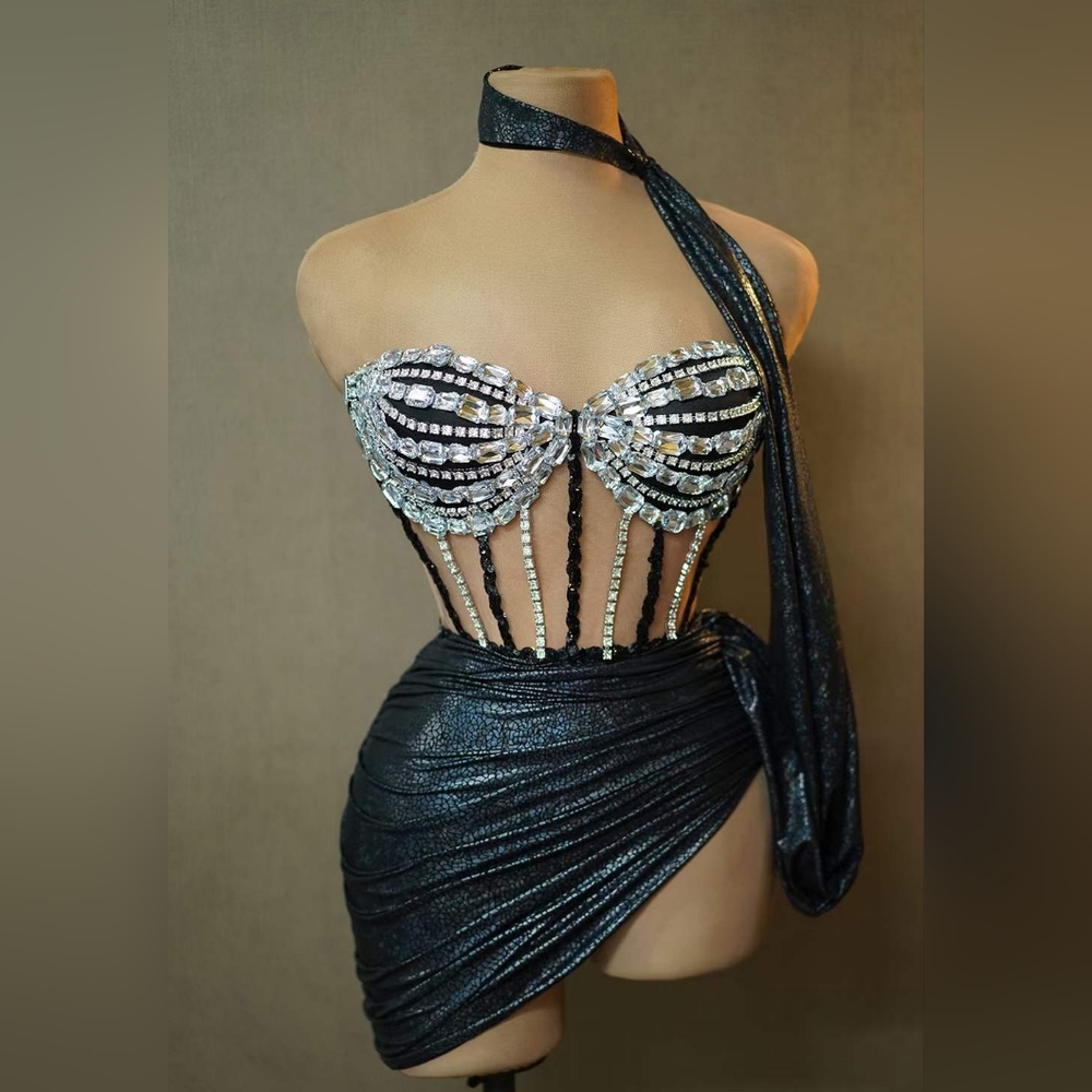 Elegant Black Strapless Mini Dress